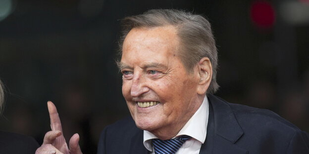 Gerhard Mayer-Vorfelder Gerhard Mayer-Vorfelder