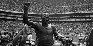 Jubelnder Pelé beim WM-Finale 1970