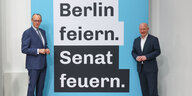 Friedrich Merz (l, CDU), Bundesvorsitzender, und Kai Wegner (CDU), Spitzenkandidat für die Abgeordnetenhauswahl, stehen im Konrad-Adenauer-Haus und präsentieren die Plakatkampagne zur Wahl mit dem Motto: "Berlin feiern. Senat feuern." In drei Wochen steh