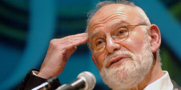 Oliver Sacks hält eine Ansprache Oliver Sacks hält eine Ansprache