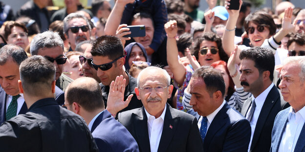 Kemal Kılıçdaroğlu in front of his polling station in Ankara on Sunday