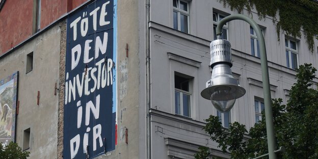 Haus mit Spruch in Kreuzberg Haus mit Spruch in Kreuzberg