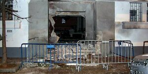 Jüdisches Kulturzentrum in Casablanca, Schäden, Absperrgitter
