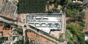 Blick auf die im Bau befindliche Bnei-Zion-Serverfarm aus der Vogelperspektive