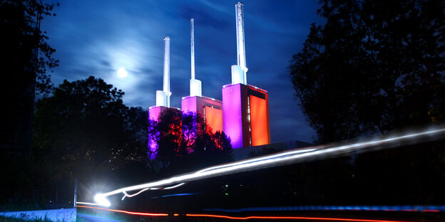 Beleuchtetes Heizkraftwerk Beleuchtetes Heizkraftwerk