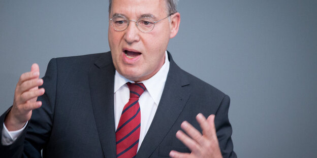Gregor Gysi spricht im Bundestag Gregor Gysi spricht im Bundestag