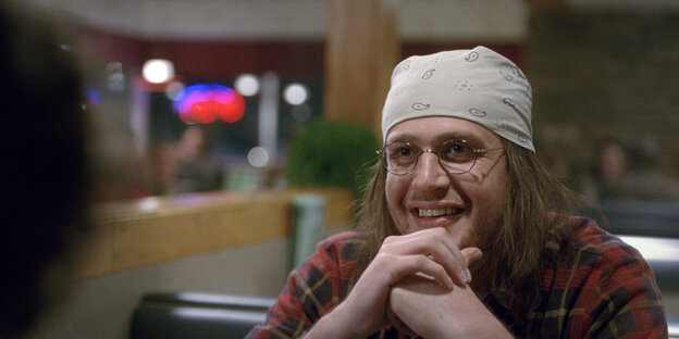 Jason Segel als David Foster Wallace. Jason Segel als David Foster Wallace.