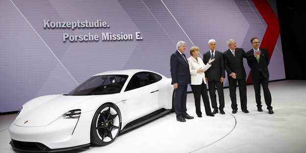 Politiker und Unternehmer auf der IAA Politiker und Unternehmer auf der IAA