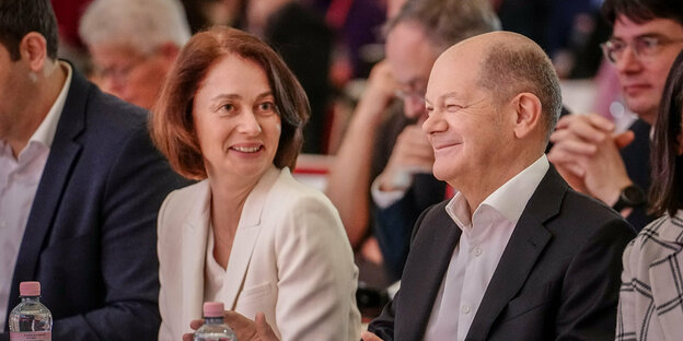 Katarina Barley (SPD), designated first candidate for the European elections, and Federal Chancellor Olaf Scholz (SPD) participate in the conference of European delegates of the SPD.  The SPD prepares for the European elections on June 9 at a delegates conference.  The approximately 150 delegates want to vote on their electoral program entitled 
