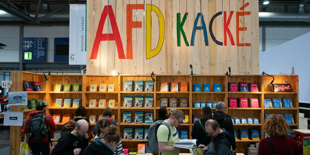 Stand auf der Leipziger Buchmesse mit dem Solagan AfD KACKÉ