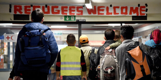 Wartende Flüchtlinge Wartende Flüchtlinge