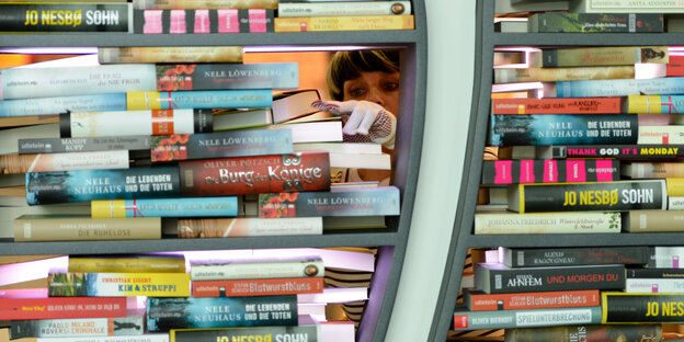 Stapelweise Bücher ... Stapelweise Bücher ...