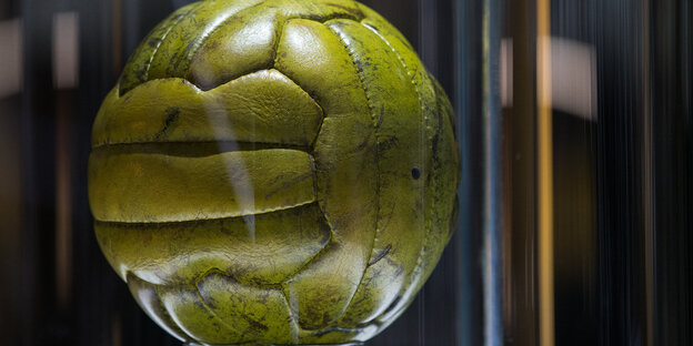 Ein gelber Ball Ein gelber Ball