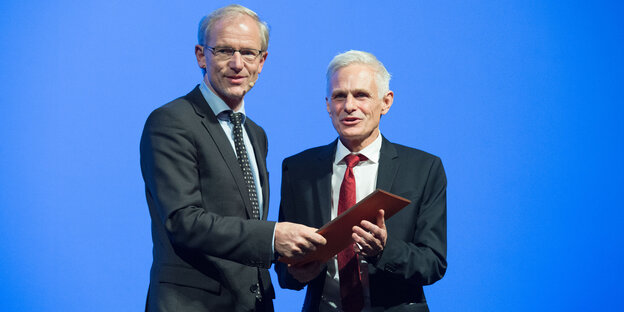 Rainald Goetz erhält den Georg-Büchner-Preis. Rainald Goetz erhält den Georg-Büchner-Preis.