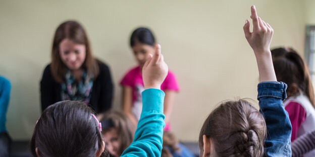 Flüchtlingskinder im Unterricht Flüchtlingskinder im Unterricht