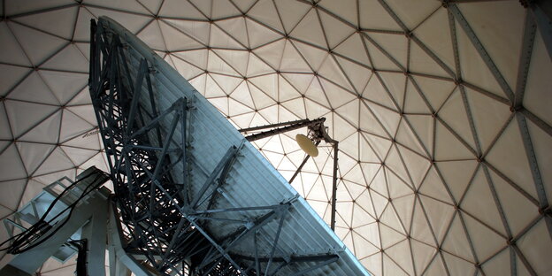 Satellitenschüssel in der BND-Außenstelle Bad Aibling Satellitenschüssel in der BND-Außenstelle Bad Aibling