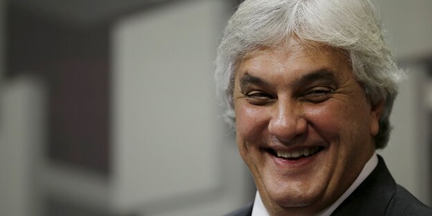 Delcidio Amaral, Senator der Arbeiterpartei, lacht Delcidio Amaral, Senator der Arbeiterpartei, lacht