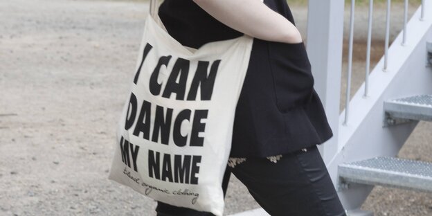 Auf einem Stoffbeutel steht "I can dance my name" Auf einem Stoffbeutel steht "I can dance my name"