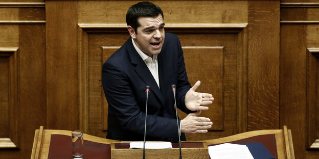 Alexis Tsipras während einer Parlamentsrede Alexis Tsipras während einer Parlamentsrede