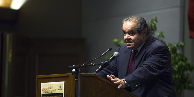 Antonin Scalia während einer Rede am Rhodes College Antonin Scalia während einer Rede am Rhodes College