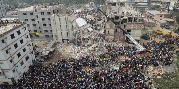 Rana Plaza nach dem Einsturz 2013 Rana Plaza nach dem Einsturz 2013