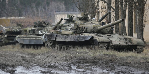 Panzer stehen im Schlamm Panzer stehen im Schlamm