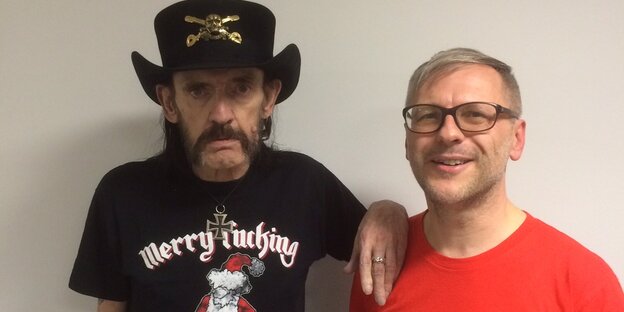 Lemmy Kilmister neben dem Autor des Textes, Ulrich Gutmair