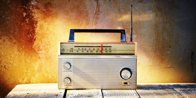 ein altes Radiogerät ein altes Radiogerät
