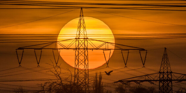 Sonne hinter Strommast Sonne hinter Strommast
