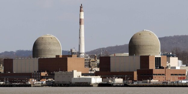 Die Atomreaktoren von Indian Point am Ufer des Hudson River. Die Atomreaktoren von Indian Point am Ufer des Hudson River.