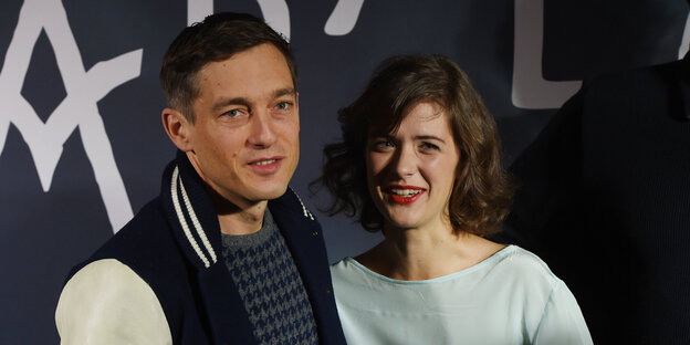 Die SchauspielerInnen Volker Bruch und Liv Lisa Fries Die SchauspielerInnen Volker Bruch und Liv Lisa Fries