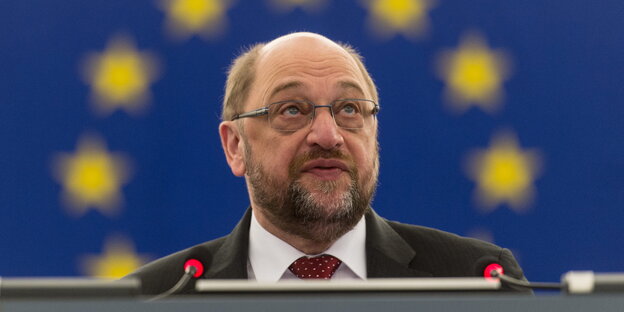 Martin Schulz an einem Rednerpult Martin Schulz an einem Rednerpult