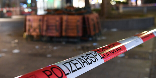 Eine Polizeiabsperrung Eine Polizeiabsperrung