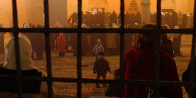 Blick in den Hof einer Moschee