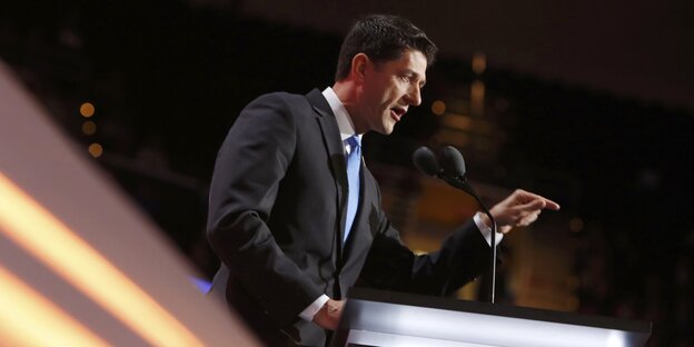 Paul Ryan am Rednerpult Paul Ryan am Rednerpult