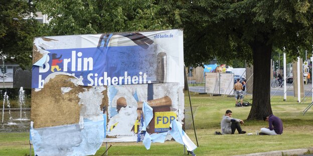 Zerstörtes Plakat Zerstörtes Plakat