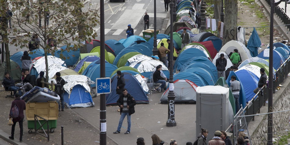Paris Flüchtlinge