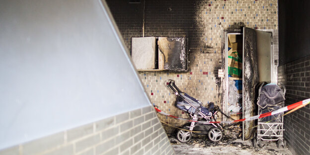 Ein verbrannter Kinderwagen in Gelsenkirchen Ein verbrannter Kinderwagen in Gelsenkirchen