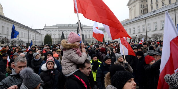 Protestaktion vor dem Präsidentenpalast in Warschau Protestaktion vor dem Präsidentenpalast in Warschau