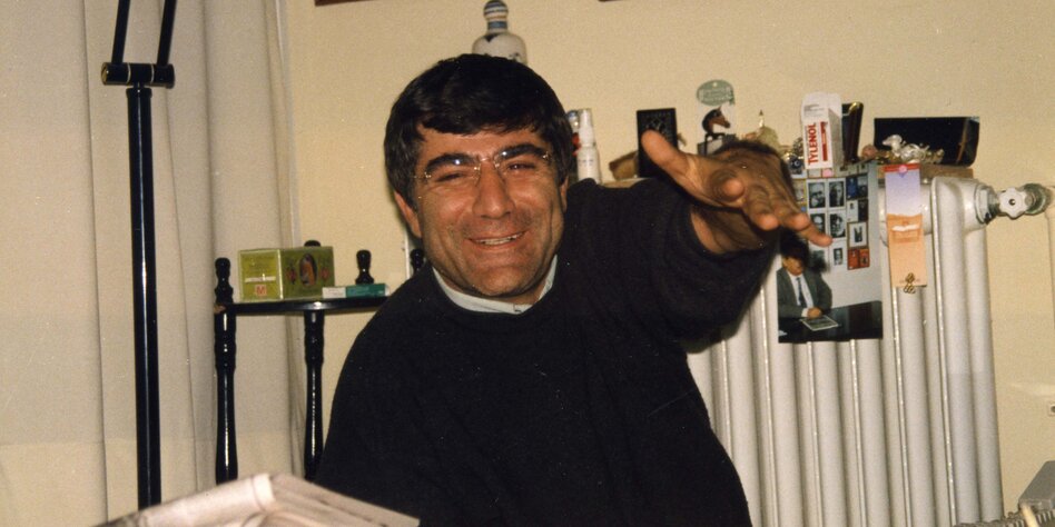 Hrant Dink im alten Agos Büro