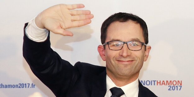 Benoît Hamon winkt Benoît Hamon winkt