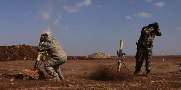 Soldaten an Raketenwerfern Soldaten an Raketenwerfern