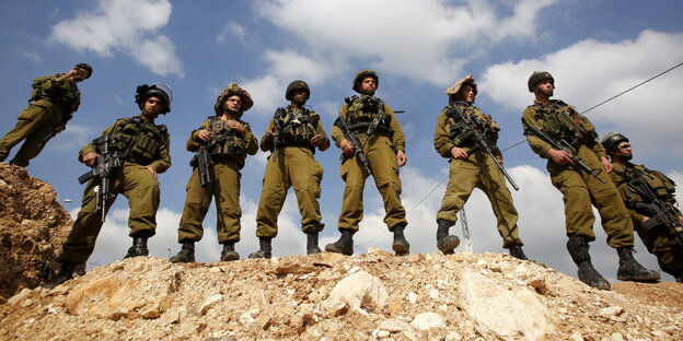 Israelische Grenzpolizisten und Soldaten Israelische Grenzpolizisten und Soldaten