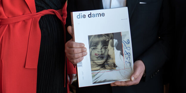 Das Magazin in den Händen des Herausgebers Das Magazin in den Händen des Herausgebers