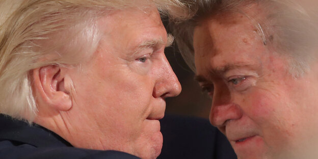 Trump (li.) und Bannon sehr nahe beieinander Trump (li.) und Bannon sehr nahe beieinander