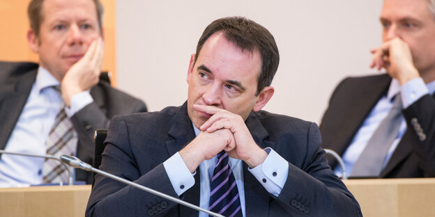Kultusminister R. Alexander Lorz im hessischen Landtag Kultusminister R. Alexander Lorz im hessischen Landtag