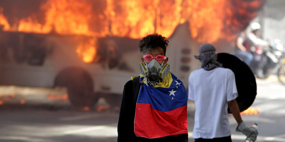 Debatte Politische Lage in Venezuela: Ein Land im freien Fall - taz.de