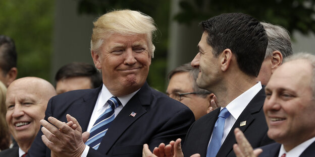 Donald Trump mit Republikanern Donald Trump mit Republikanern