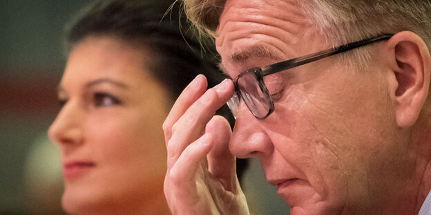 Doppelporträt, im Vordergrund Dietmar Bartsch, im Hintergrund Sahra Wagenknecht Doppelporträt, im Vordergrund Dietmar Bartsch, im Hintergrund Sahra Wagenknecht