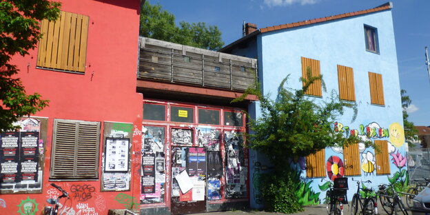 Die bunte Fassade des Jugendzentrums Die bunte Fassade des Jugendzentrums